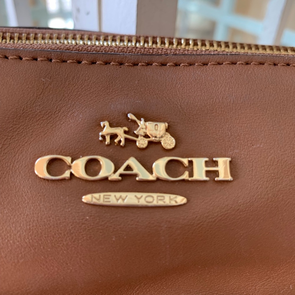 Authentic Coach Purse 👜👜 - Picture 4 of 8